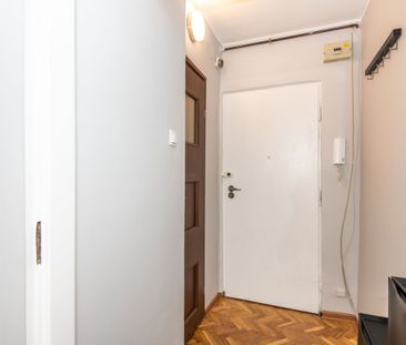 Wyposażona kawalerka przy przystanku! - Photo 2