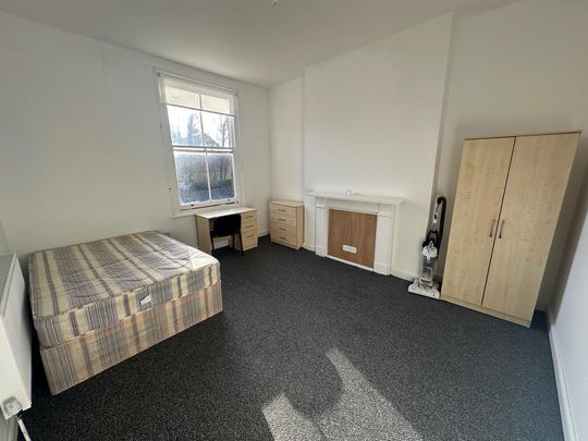 7 bedroom semi-detached house to rent - Photo 1