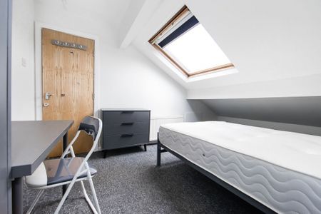 Welton Mount, Hyde Park, Leeds - Photo 2