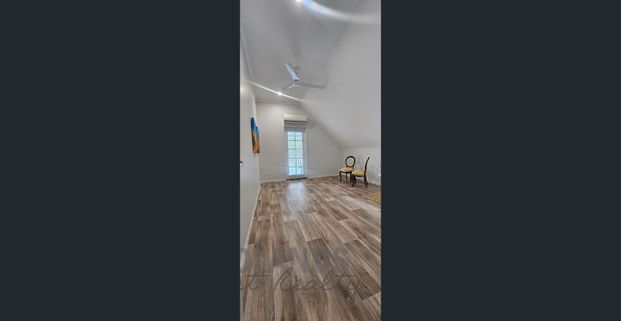 Charming Character home in the best location! - Photo 1