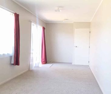 Te Atatu South 2 Bedroom House - Photo 1