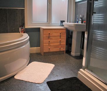 3 bedroom terraced house to rent - Photo 6