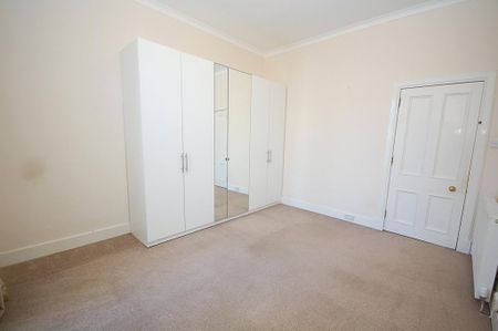 4 bedroom flat to rent - Photo 5