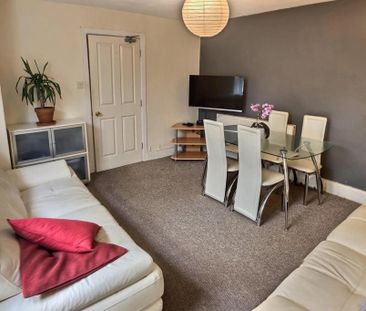 6 bedroom house to rent - Photo 1