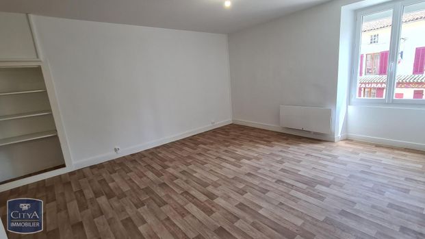 Location Appartement 2 pièces 46m² LUSIGNAN 86600 - Photo 1