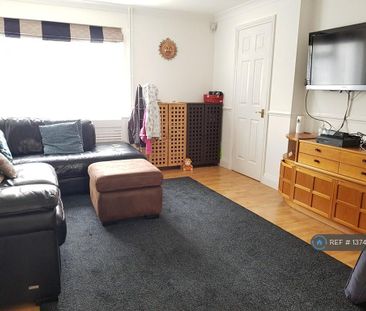 3 bedroom semi-detached house to rent - Photo 1