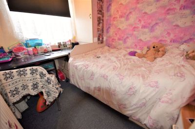 2 bedroom House in Manor Avenue, Leeds - Photo 2