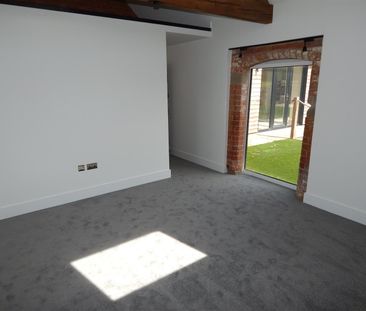 Stoney Lane, Alvechurch, Birmingham - Photo 1