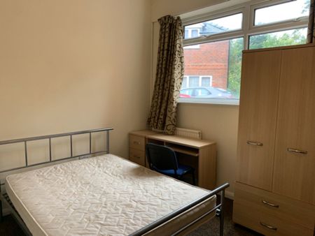 Kitchener Street, Huntington Road - P1098 - Photo 4