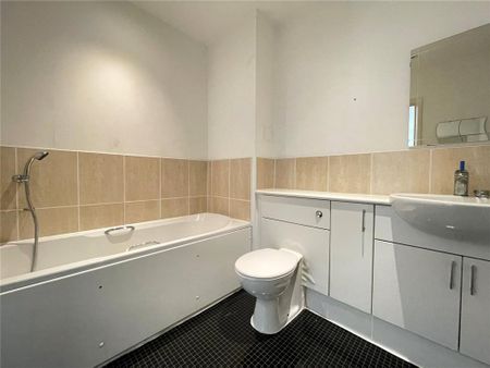 2 bedroom penthouse to rent - Photo 4