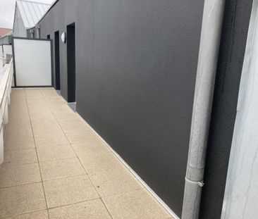 Location Appartement 2 pièces 40m² CARPIQUET 14650 - Photo 3