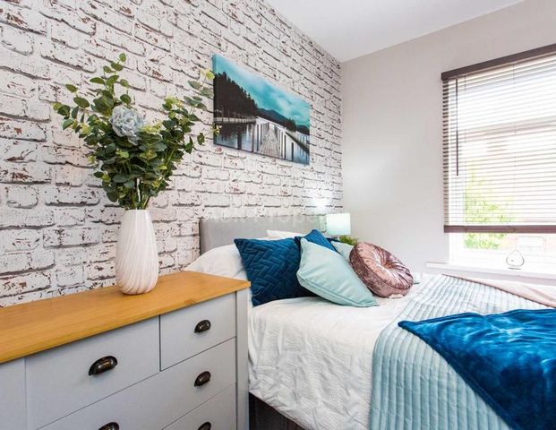 1 bedroom in a house share to rent - Photo 1