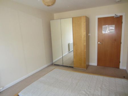 3 bedroom terraced house to rent - Photo 4