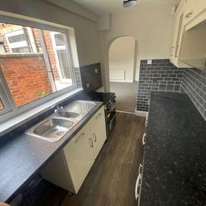 2 bed terraced house to rent in Lansdowne Street, Darlington - Photo 2