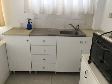 Studio/Γκαρσονιέρα για ενοικίαση Κέντρο (Ρίο) - Photo 4