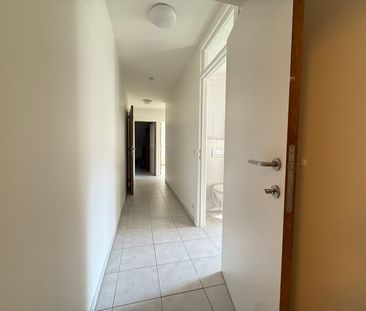 Instapklaar drie-slaapkamerappartement met garage in Meulebeke. - Foto 1