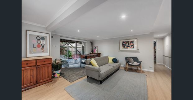 Private & Secure Family Home in Balwyn - Photo 1