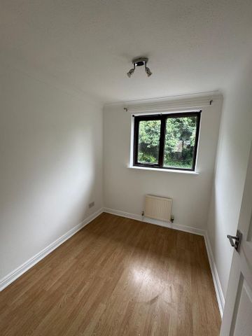 3 bedroom end of terrace house to rent - Photo 4