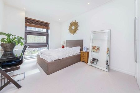 South Quay Square, Canary Wharf, E14 - Photo 2