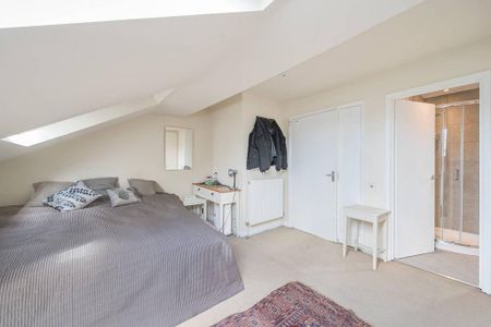 3 bedroom flat to rent - Photo 3