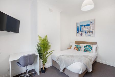 1 bedroom in a house share to rent - Photo 4