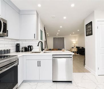 136 JANSEN Avenue, Kitchener, Ontario, N2A2L7 - Photo 2