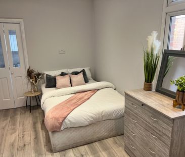 Room in a Shared Flat, Homerton High Street, E9 - Photo 1