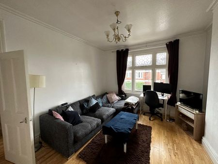 3 Bed Flat, Deauville Mansions, SW4 - Photo 4