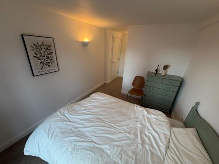 2 bedroom flat to rent - Photo 4