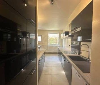 Appartement spacieux et lumineux au coeur de la ville - Photo 3