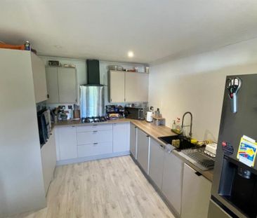 4 Bedroom Semi Detached To Let - Photo 6