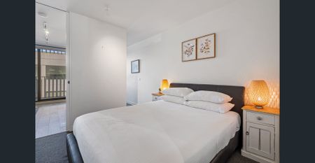 Sleek South Melbourne Pad, 1-Bed by Albert Park, Bills & Furniture included - Short Term Leases Available - Photo 5