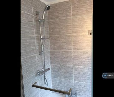 4 bedroom terraced house to rent - Photo 6