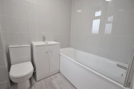 2 bedroom semi-detached house to rent - Photo 2