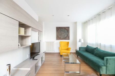 Carrer de la Granada del Penedès, Barcelona, Catalonia 08006 - Photo 2