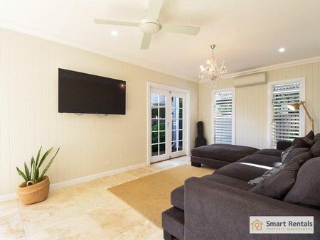 52 Cook Street, North Ward QLD 4810 - House For Rent | Domain - Photo 2