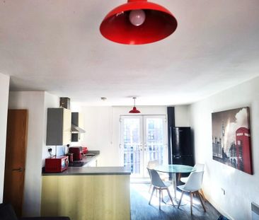 3 bedroom flat to rent - Photo 6