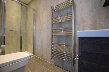 3 Bedroom Mews To Let - Photo 5