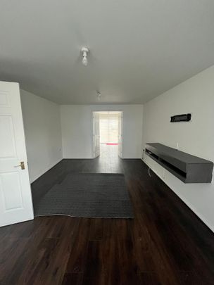 4 bedroom detached house to rent - Photo 1