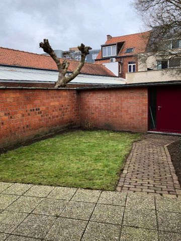 Gezellige rijwoning met 3 slaapkamers, 2 garageboxen en tuin gelegen op toplocatie in Mol centrum ! – Verlinden Vastgoed - Photo 4