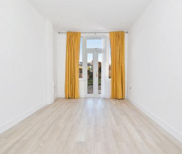 5 bedroom semi-detached house to rent - Photo 2