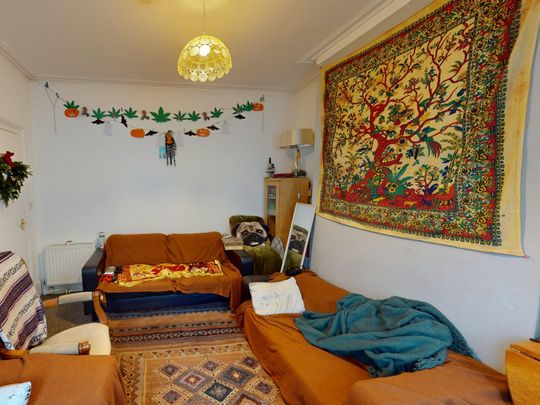 Terraced House to rent on - Photo 1