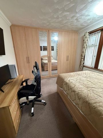 4 bedroom terraced house to rent - Photo 2