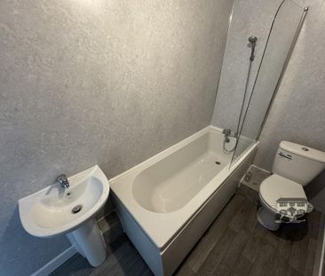 3 bedroom terraced house to rent - Photo 6