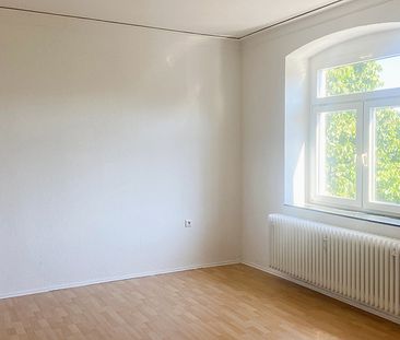 Bald frisch für Sie saniert ! Schöne Wohnung in ruhiger Lage - Photo 3