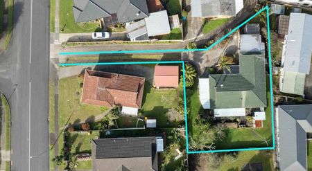 Spacious Family Home in Pakuranga Heights - Photo 5