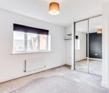 2 bedroom semi-detached house to rent - Photo 6