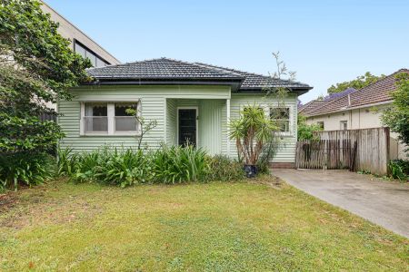 Well-Maintained and Updated Three-Bedroom Home in Convenient Position - Photo 4