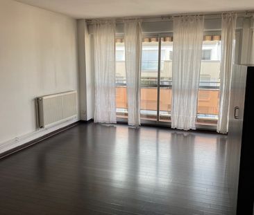 Location Appartement 3 pièces 79m² BORDEAUX 33800 - Photo 2