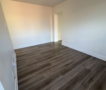 1 bedroom 1 bathroom unit available in bolton - Photo 1